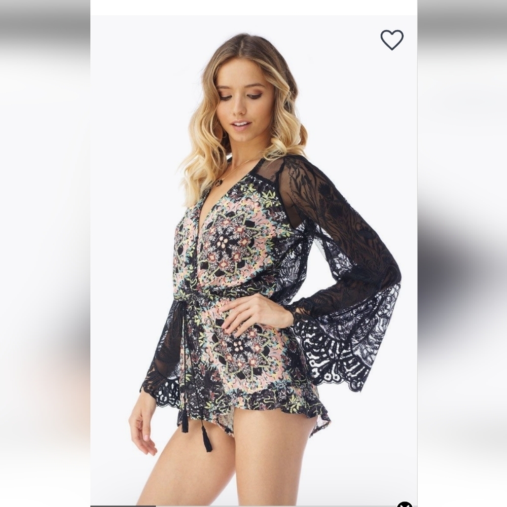 SKY YAMIR ROMPER BACK LACE V NECK WAIST STRAP LONG WING SLEEVES SIZE Medium